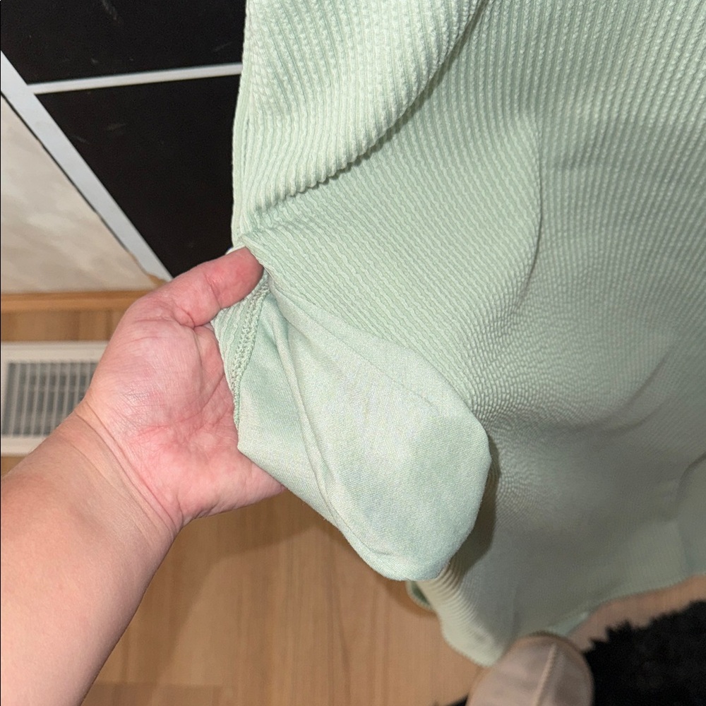 Light Green Textured Women's Short Sleeve Dress with Pockets! - Picture 4 of 4